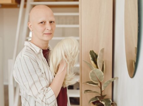 Choosing the Right Wigs for Cancer Patients: A Professional Guide